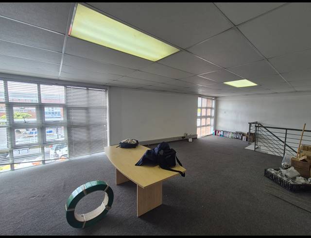 296M² WAREHOUSE TO LET IN BEACONVALE